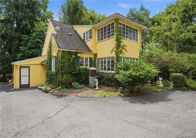 Photo 1 of Single family home for sale at 16 W Clen Moore Blvd, Neshannock Twp, PA 16105 | MLS# 1767868 | Listing updated on 2026-10-12