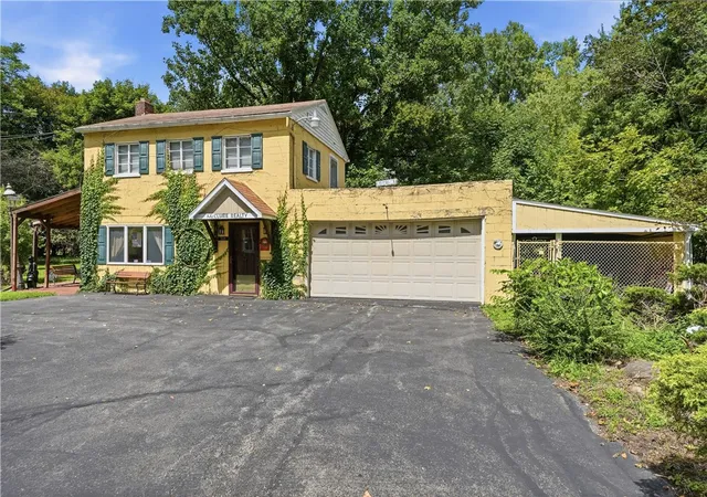 Photo 2 of Single family home for sale at 16 W Clen Moore Blvd, Neshannock Twp, PA 16105 | MLS# 1767868 | Listing updated on 2026-09-04
