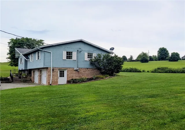 Photo 2 of Single family home for sale at 689 Route 217 Hwy N, Burrel/blacklick, PA 15748 | MLS# 1767910 | Listing updated on 2026-09-02