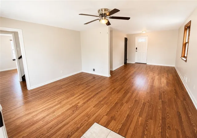Photo 3 of Sale Pending at 1046 Hastie Rd, Castle Shannon, PA 15234 | MLS# 1767737 | Listing updated on 2026-10-14
