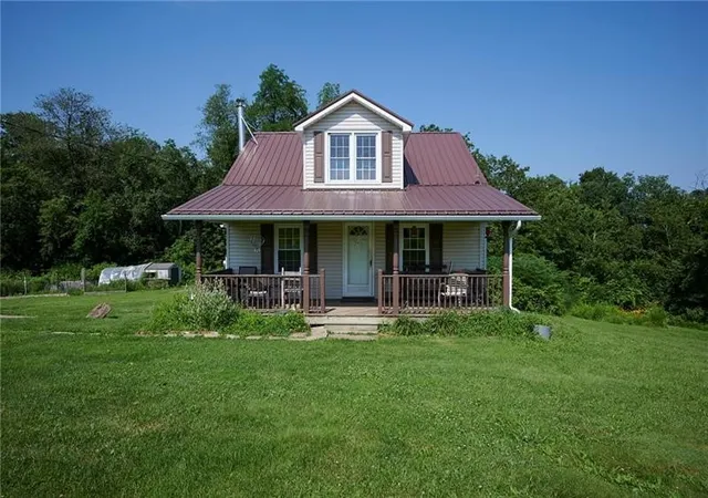 Photo 2 of Single family home for sale at 439 Fort Cherry Rd, Mt Pleasant Twp, PA 15057 | MLS# 1767987 | Listing updated on 2026-09-06