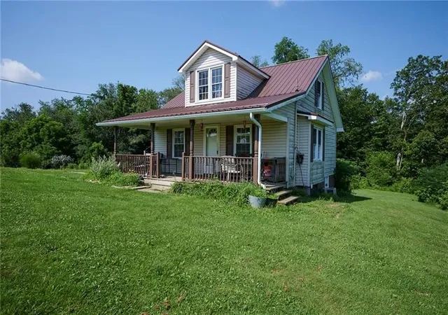 Photo 3 of Single family home for sale at 439 Fort Cherry Rd, Mt Pleasant Twp, PA 15057 | MLS# 1767987 | Listing updated on 2026-09-06