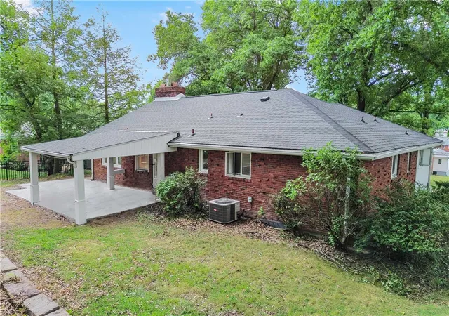 Photo 19 of Single family home for sale at 113 Southern Hilands Dr, Upper St Clair, PA 15241 | MLS# 1767839 | Listing updated on 2026-09-28