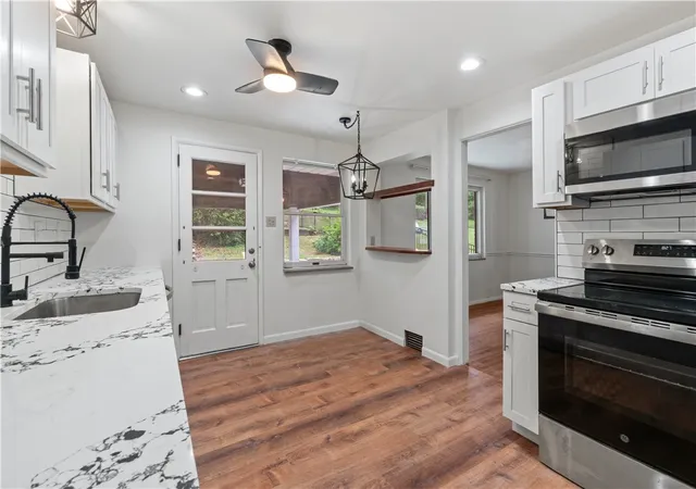Photo 3 of Single family home for sale at 113 Southern Hilands Dr, Upper St Clair, PA 15241 | MLS# 1767839 | Listing updated on 2026-09-10