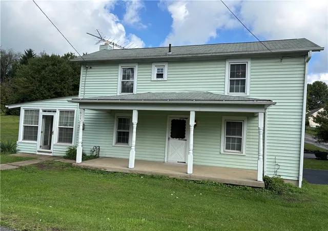 Photo 1 of Single family home for sale at 1526 6th Street, Patterson Twp, PA 15010 | MLS# 1768044 | Listing updated on 2026-09-14