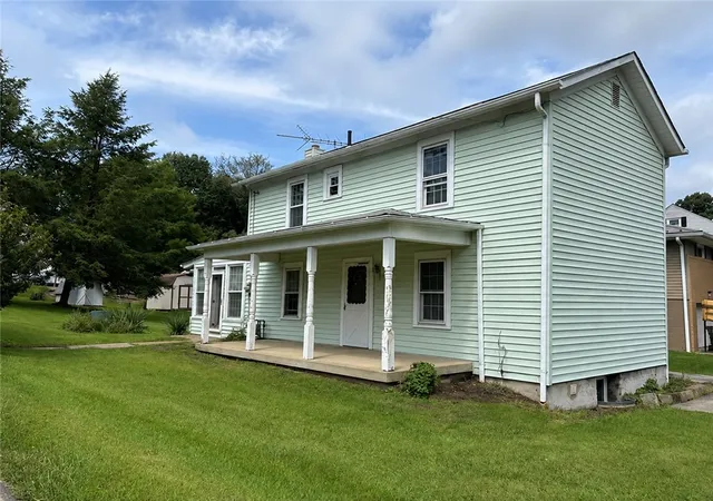 Photo 2 of Single family home for sale at 1526 6th Street, Patterson Twp, PA 15010 | MLS# 1768044 | Listing updated on 2026-09-14