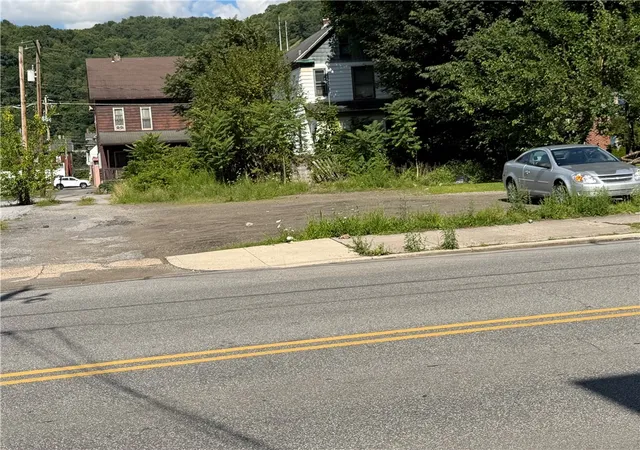 Photo 4 of Multi family home for sale at 616 Napoleon St, Greater Johnstown School District, PA 15901 | MLS# 1768112 | Listing updated on 2026-09-10