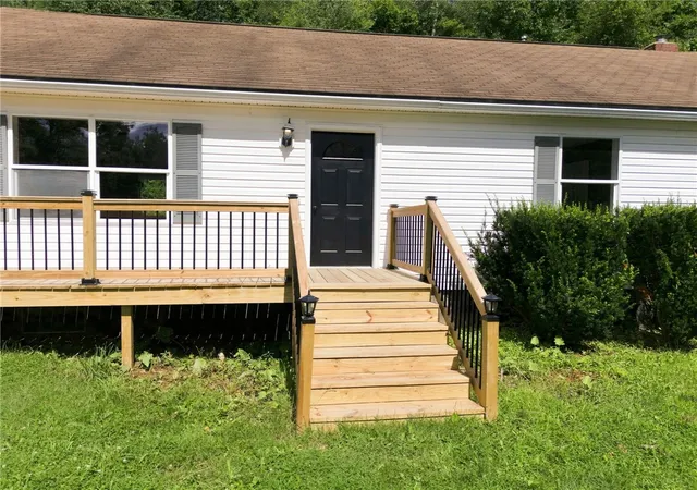 Photo 2 of Single family home for sale at 358 Kaylor Frogtown Rd, Brady's Bend Twp, PA 16025 | MLS# 1768093 | Listing updated on 2026-09-02