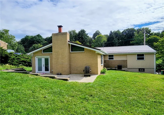 Photo 3 of Single family home for sale at 3175 Harts Run, Hampton, PA 15116 | MLS# 1768155 | Listing updated on 2026-10-13