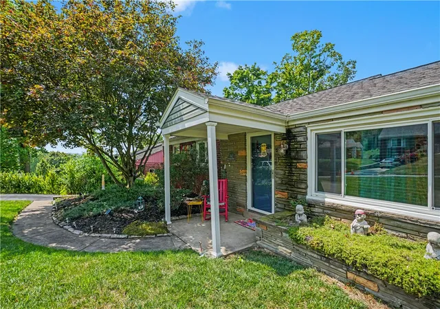 Photo 3 of Single family home for sale at 1242 Arrowood Dr, Mt Lebanon, PA 15243 | MLS# 1768146 | Listing updated on 2026-09-14