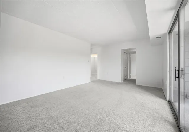 Photo 4 of Condo for sale at 2160 Greentree Rd #105W, Scott Twp, PA 15220 | MLS# 1767997 | Listing updated on 2026-09-06