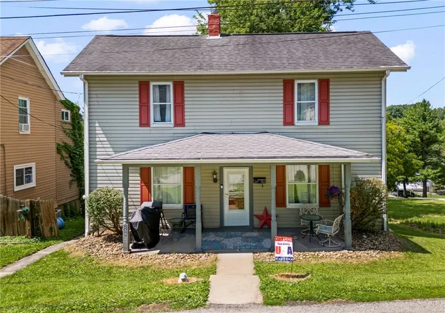 Single family home for sale at 259 Cherry Ave, Houston, PA 15342 | MLS# 1767478