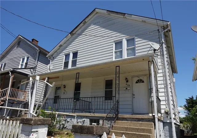 Photo 3 of Sale Pending at 420/422 Sarah St, Aliquippa, PA 15001 | MLS# 1768174 | Listing updated on 2026-09-14