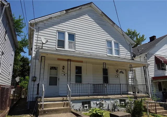 Listing Photo 4 - Condo for sale in building located at 420/422 Sarah St, Aliquippa, PA 15001
