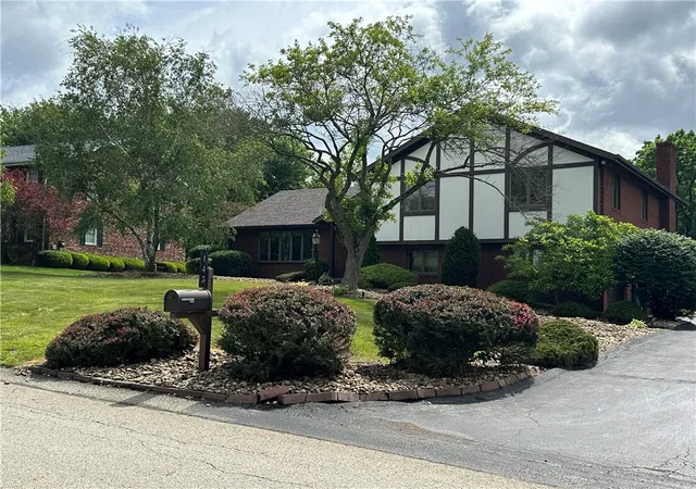 Photo 1 of Single family home for sale at 143 Heritage Hills Rd, South Union Twp, PA 15401 | MLS# 1768025 | Listing updated on 2026-09-05