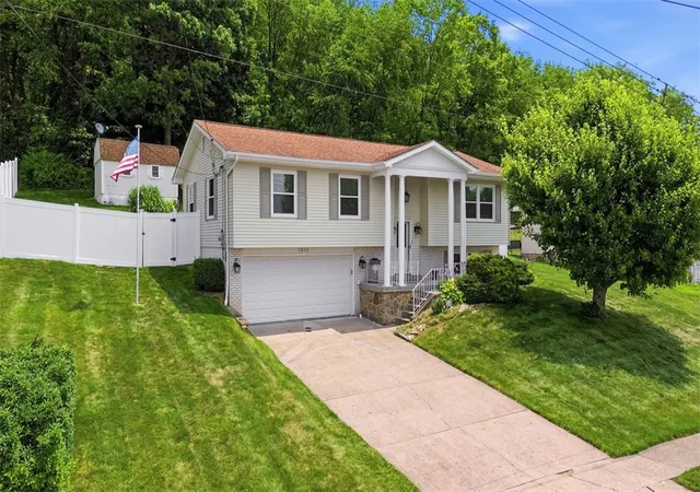 Photo 2 of Single family home for sale at 1212 Royal Dr, Hopewell Twp, PA 15001 | MLS# 1767983 | Listing updated on 2026-09-05
