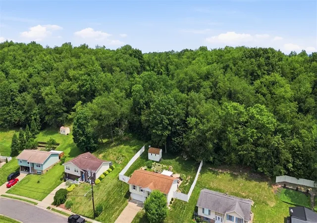 Photo 3 of Single family home for sale at 1212 Royal Dr, Hopewell Twp, PA 15001 | MLS# 1767983 | Listing updated on 2026-09-05