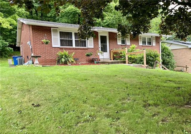 Photo 2 of Single family home for sale at 2072 Holiday Park Dr, Plum Boro, PA 15239 | MLS# 1768056 | Listing updated on 2026-09-03