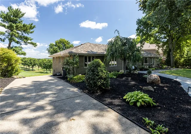Photo 2 of Single family home for sale at 1663 Hastings Ml Rd, Upper St Clair, PA 15241 | MLS# 1768073 | Listing updated on 2026-09-07