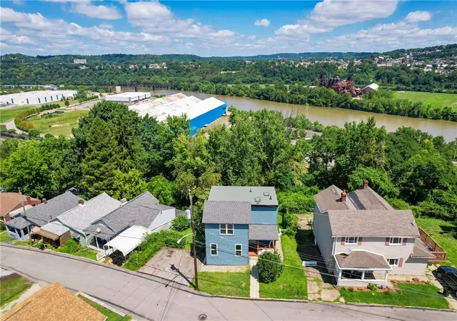 Photo 2 of Single family home for sale at 943 Hilltop St, Munhall, PA 15120 | MLS# 1768010 | Listing updated on 2026-09-10