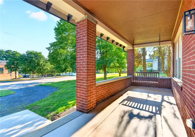 Photo 3 of Single family home for sale at 611 W Ingomar Rd, Mc Candless, PA 15237 | MLS# 1768098 | Listing updated on 2026-09-24
