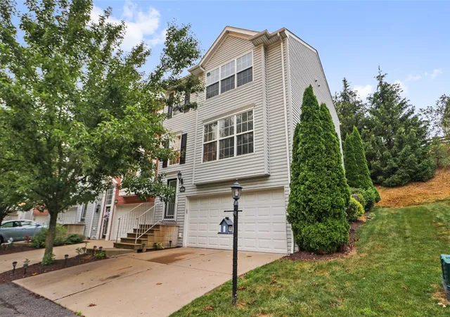 Townhouse for sale at 10550 Cherry Grv Ct, McCandless, PA 15090 | MLS# 1768049