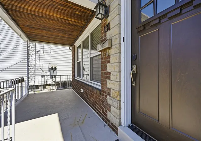 Photo 3 of Single family home for sale at 131 Olympia St, Mt Washington, PA 15211 | MLS# 1768148 | Listing updated on 2026-10-02