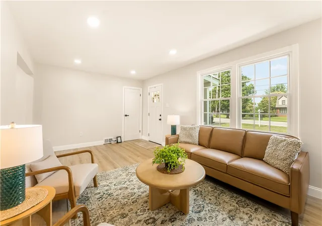 Photo 3 of Single family home for sale at 4515 Tuscarawas Rd, Brighton Twp, PA 15009 | MLS# 1768034 | Listing updated on 2026-10-01