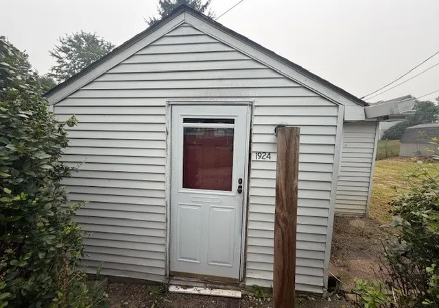 Photo 2 of Single family home for sale at 1924 Cherry Aly, Monaca, PA 15061 | MLS# 1768288 | Listing updated on 2026-09-08