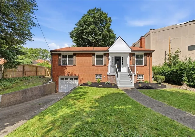 Photo 3 of Single family home for sale at 1418 Shady Ave, Squirrel Hill, PA 15217 | MLS# 1768292 | Listing updated on 2026-09-09