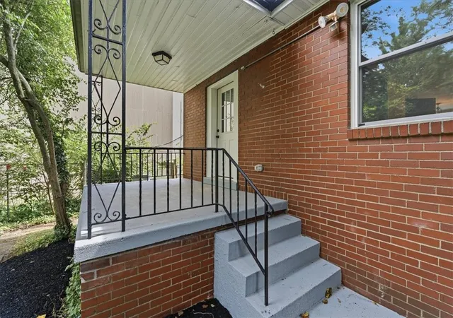 Photo 4 of Sale Pending at 1418 Shady Ave, Squirrel Hill, PA 15217 | MLS# 1768292 | Listing updated on 2026-10-03