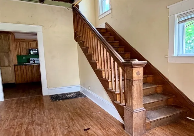Photo 3 of Single family home for sale at 925 Morton St, New Castle, PA 16101 | MLS# 1768317 | Listing updated on 2026-09-10