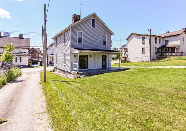 Photo 4 of Single family home for sale at 615 W Otterman St, City Of Greensburg, PA 15601 | MLS# 1768117 | Listing updated on 2026-09-15
