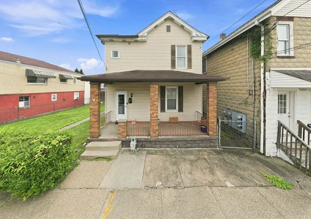 Photo 1 of Single family home for sale at 530 Euclid Ave, Canonsburg, PA 15317 | MLS# 1768350 | Listing updated on 2026-09-01