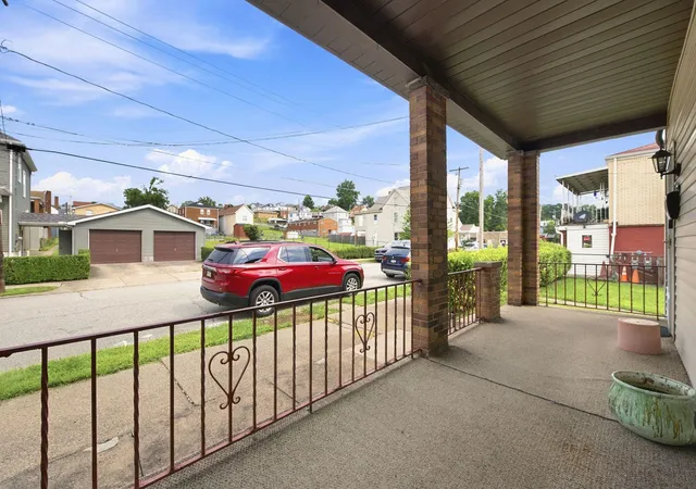 Photo 2 of Single family home for sale at 530 Euclid Ave, Canonsburg, PA 15317 | MLS# 1768350 | Listing updated on 2026-09-01
