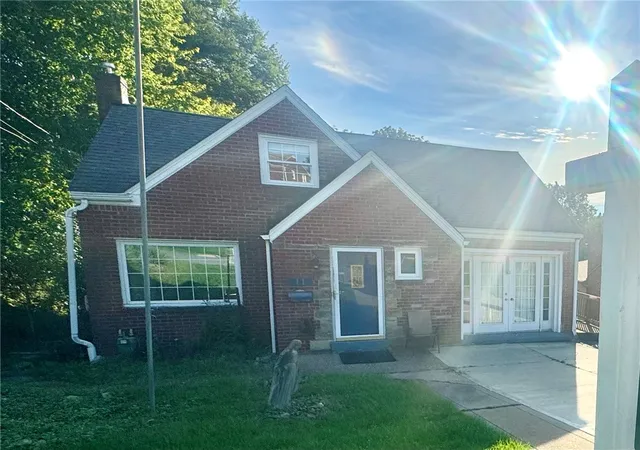Photo 1 of Single family home for sale at 11 Green Oak, Scott Twp, PA 15220 | MLS# 1768195 | Listing updated on 2026-09-06