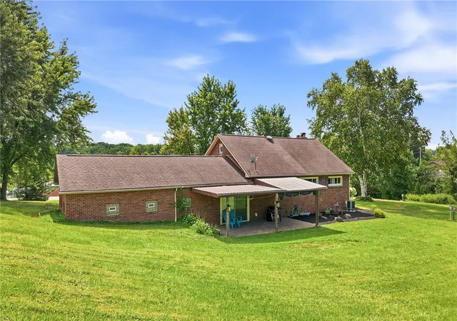 Photo 4 of Single family home for sale at 295 Cherriwood Rd, Pulaski Twp, PA 16143 | MLS# 1768210 | Listing updated on 2026-10-01