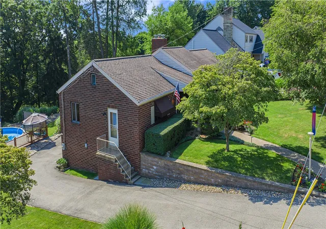 Photo 3 of Sale Pending at 1340 Adams Dr, Harmony Twp, PA 15003 | MLS# 1768197 | Listing updated on 2026-09-10