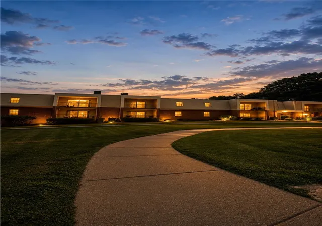 Listing Photo 2 - Condo for sale in building located at 551 Sloop Rd, Pittsburgh, PA 15237 - Unit #67