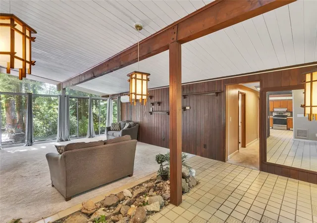 Photo 4 of Single family home for sale at 213 Brooks Dr, Chippewa Twp, PA 15010 | MLS# 1768204 | Listing updated on 2026-09-03