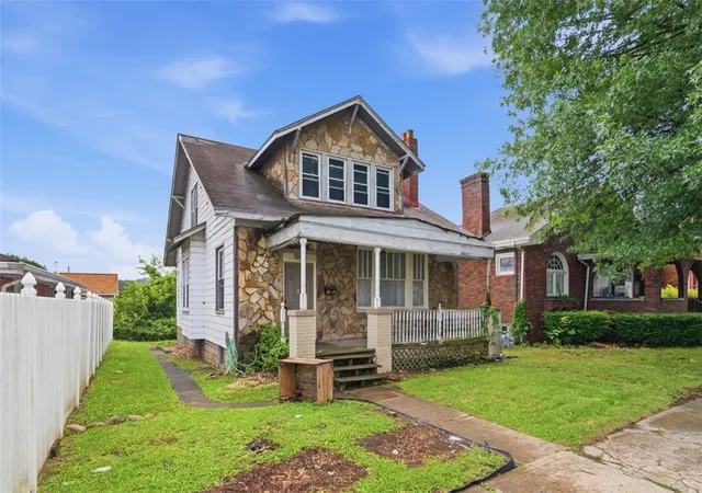 Photo 2 of Single family home for sale at 118 Kenric Ave, Donora, PA 15033 | MLS# 1768369 | Listing updated on 2026-09-14