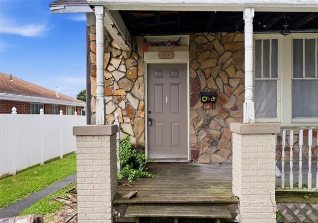 Photo 3 of Single family home for sale at 118 Kenric Ave, Donora, PA 15033 | MLS# 1768369 | Listing updated on 2026-09-14