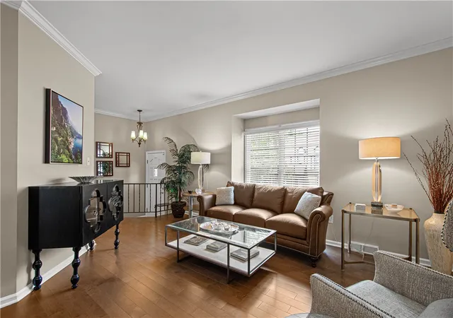 Photo 4 of Townhouse for sale at 313 Kingsberry, Mt Lebanon, PA 15234 | MLS# 1768290 | Listing updated on 2026-10-04