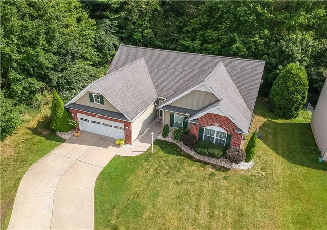 Photo 3 of Single family home for sale at 100 Whitetail Dr, Chippewa Twp, PA 15010 | MLS# 1768428 | Listing updated on 2026-09-23