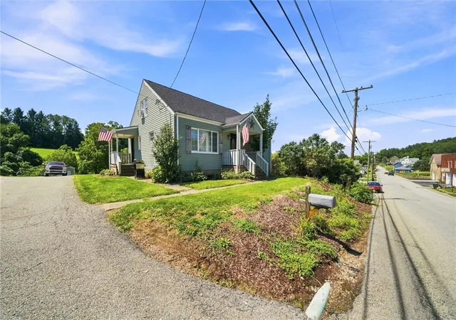 Photo 3 of Single family home for sale at 208 Stone Church Rd, Redstone Twp, PA 15417 | MLS# 1768135 | Listing updated on 2026-10-04