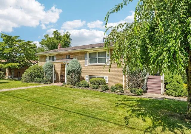 Photo 2 of Single family home for sale at 62 Central Ave, N Versailles, PA 15137 | MLS# 1768471 | Listing updated on 2026-09-26