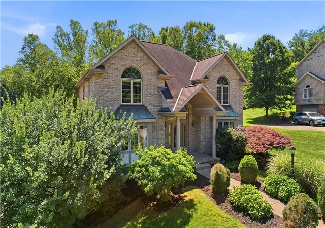 Photo 2 of Single family home for sale at 100 Field Clb Dr W, Robinson Twp, PA 15136 | MLS# 1768311 | Listing updated on 2026-09-15