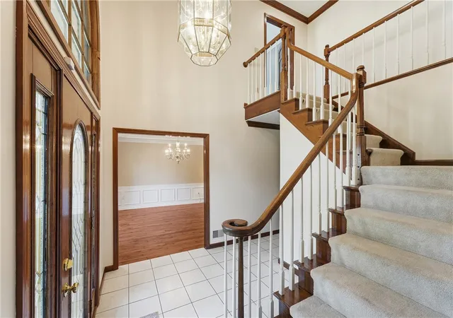 Photo 4 of Single family home for sale at 100 Field Clb Dr W, Robinson Twp, PA 15136 | MLS# 1768311 | Listing updated on 2026-09-15