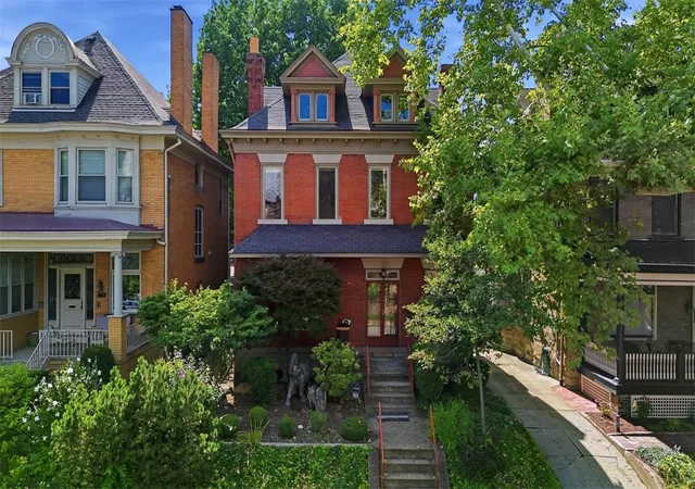 Photo 2 of Single family home for sale at 1524 Murray Ave, Squirrel Hill, PA 15217 | MLS# 1768520 | Listing updated on 2026-09-05