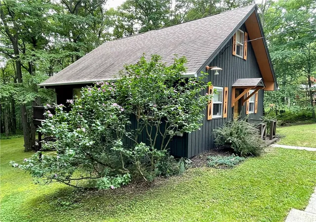 Photo 3 of Sale Pending at 501 Laurel Summit Rd, Ligonier Twp, PA 15658 | MLS# 1768094 | Listing updated on 2026-09-02